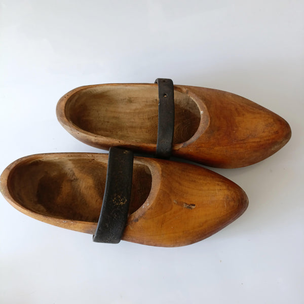 זוג נעלי עץ גדולות מימדים לדקורציה, וינטג' הולנדי