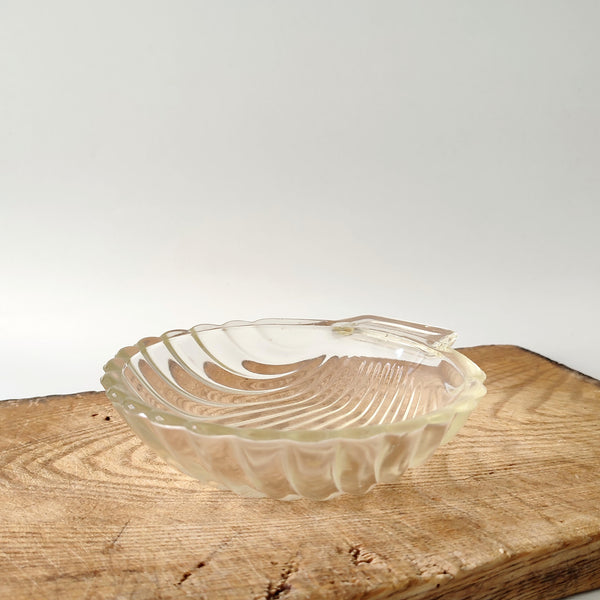 קערית זכוכית בצורת צדפה, וינטג', פיירקס