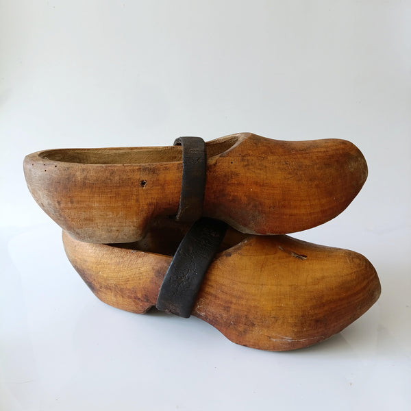 זוג נעלי עץ גדולות מימדים לדקורציה, וינטג' הולנדי