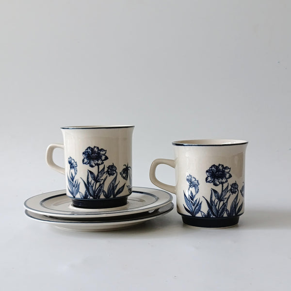 זוג ספלי מאג וצלוחיות, וינטג' יפני