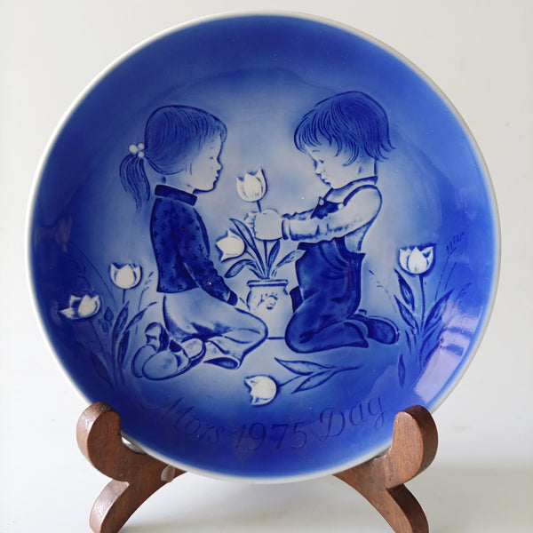 צלחת לתליה, יום האם 1975, וינטג' דנמרק
