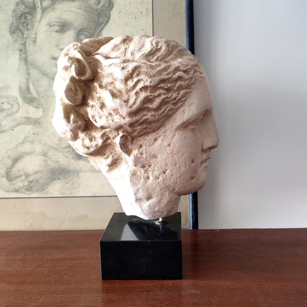 פסל ראש (BUST) של האלה היווניה Hygieia - אלת הבריאות