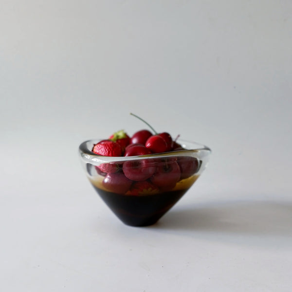 Sommerso glass bowl - קערת זכוכית בטכניקת סומרסו, וינטג' סקנדינבי, שנות החמישים