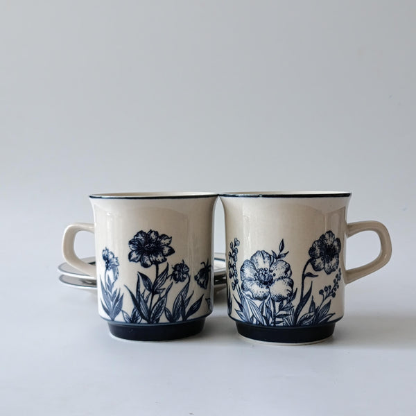 זוג ספלי מאג וצלוחיות, וינטג' יפני