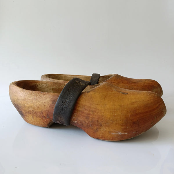 זוג נעלי עץ גדולות מימדים לדקורציה, וינטג' הולנדי