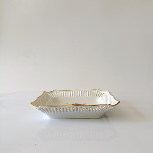 קערה ריבועית עם שוליים מחוררים, וינטג' גרמני