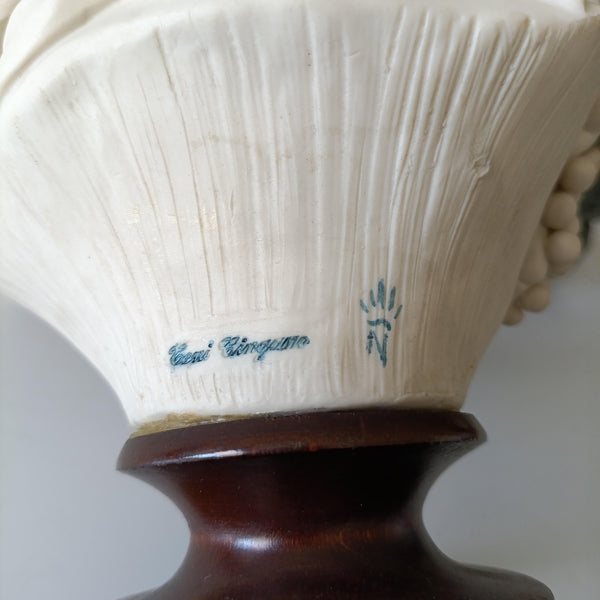 Woman Bust - פסל אשה על בסיס עץ, וינטג' איטלקי