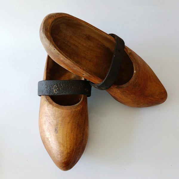זוג נעלי עץ גדולות מימדים לדקורציה, וינטג' הולנדי