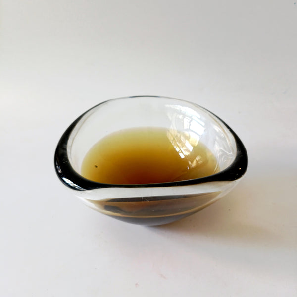 Sommerso glass bowl - קערת זכוכית בטכניקת סומרסו, וינטג' סקנדינבי, שנות החמישים
