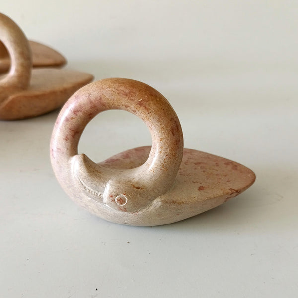 5 מחזיקי מפיות, בצורת פלמינגו, אבן מגולת ביד, קניה