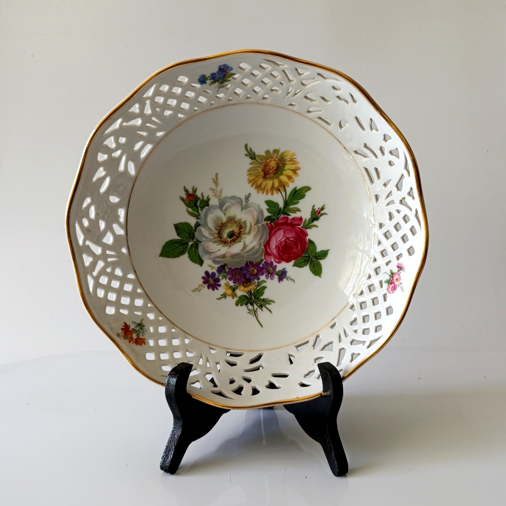 קערת הגשה עם שולי תחרה, וינטג' גרמני