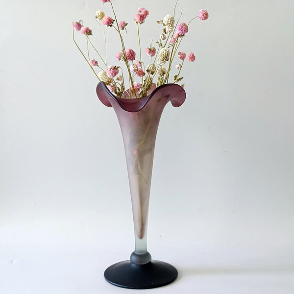 Lily vase - אגרטל זכוכית מהמם גבוה (33 ס"מ), עם מפתח פרח, בצבעוניות מתחלפת, וינטג'