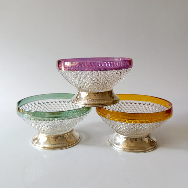 3 קעריות, כלים לתכשיטים, בונבונים וכו', על רגל Silver Plated, וינטג'