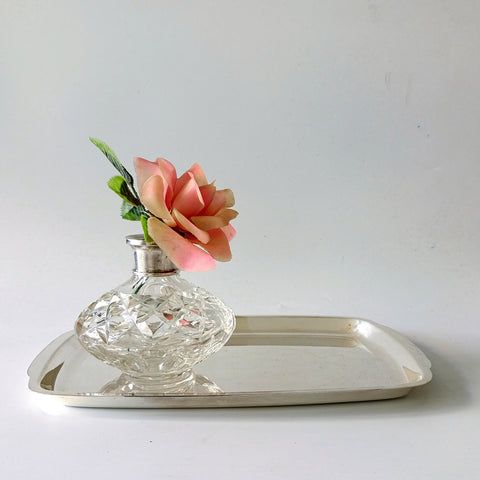 אגרטל בקבוק קריסטל עם חבק Silver Plated, וינטג'
