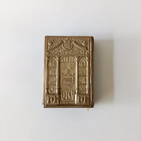 מחזור תפילות מהודר לראש השנה ויום כיפור, עם כריכה מרוקעת, וינטג'