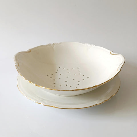 זוג צלחות, צלחת מסננת וצלחת בסיס, וינטג' צרפתי