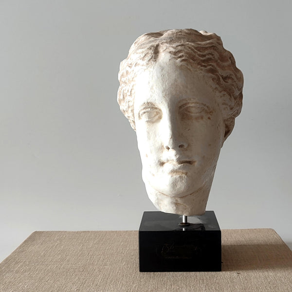 פסל ראש (BUST) של האלה היווניה Hygieia - אלת הבריאות