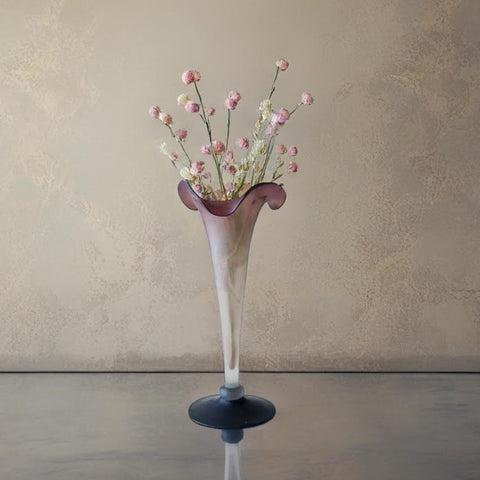 Lily vase - אגרטל זכוכית מהמם גבוה (33 ס"מ), עם מפתח פרח, בצבעוניות מתחלפת, וינטג'